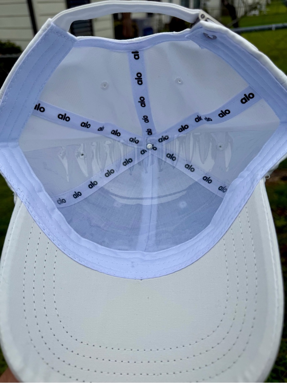 ALO Yoga Off Duty White Embossed Logo Baseball Cap - Picture 12 of 13